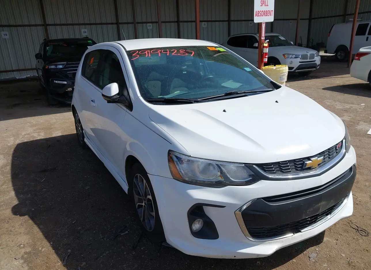 2017 CHEVROLET  - Image 1.