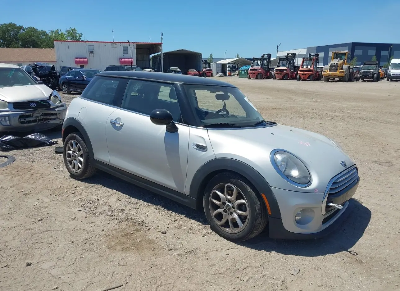 2014 MINI  - Image 1.