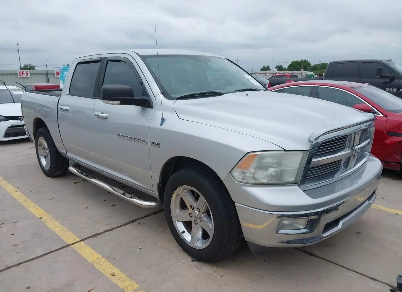 2011 DODGE  - Image 1.