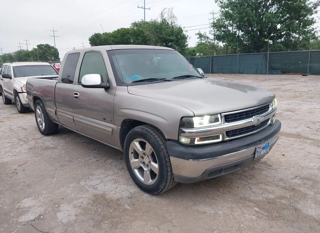 2001 CHEVROLET  - Image 1.