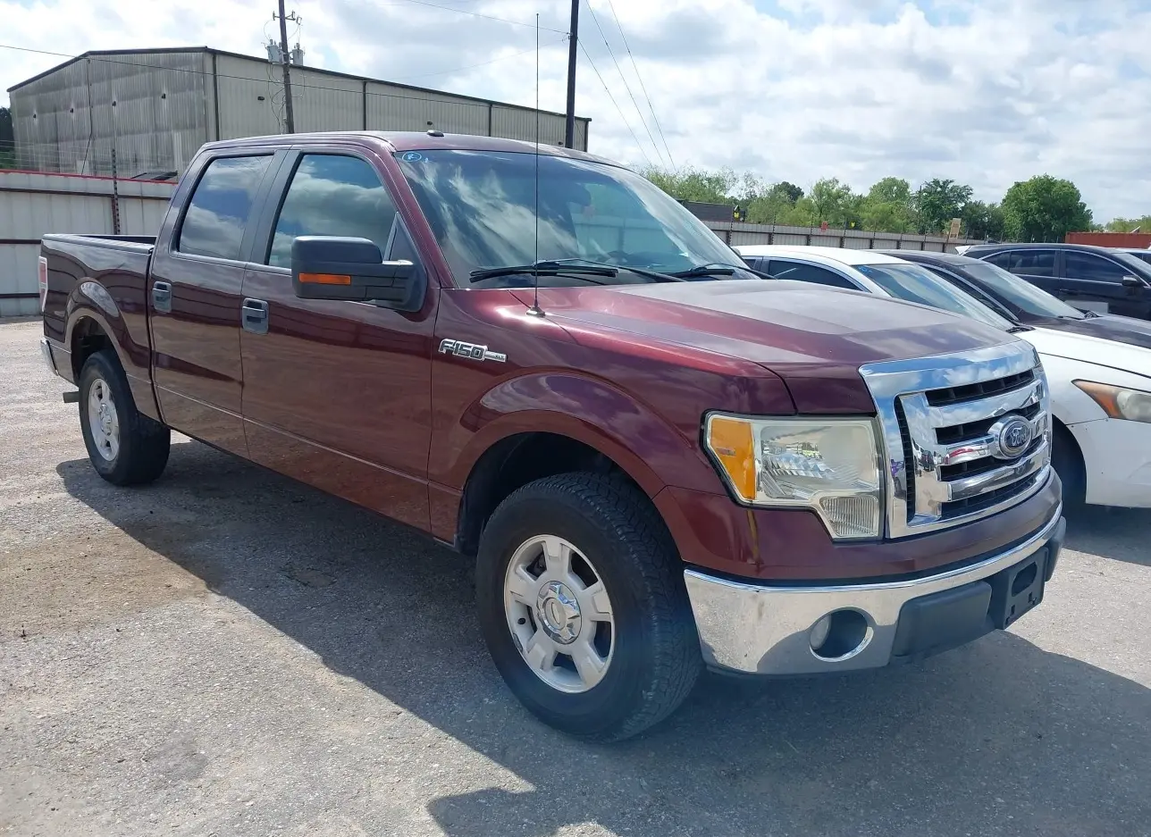 2010 FORD  - Image 1.