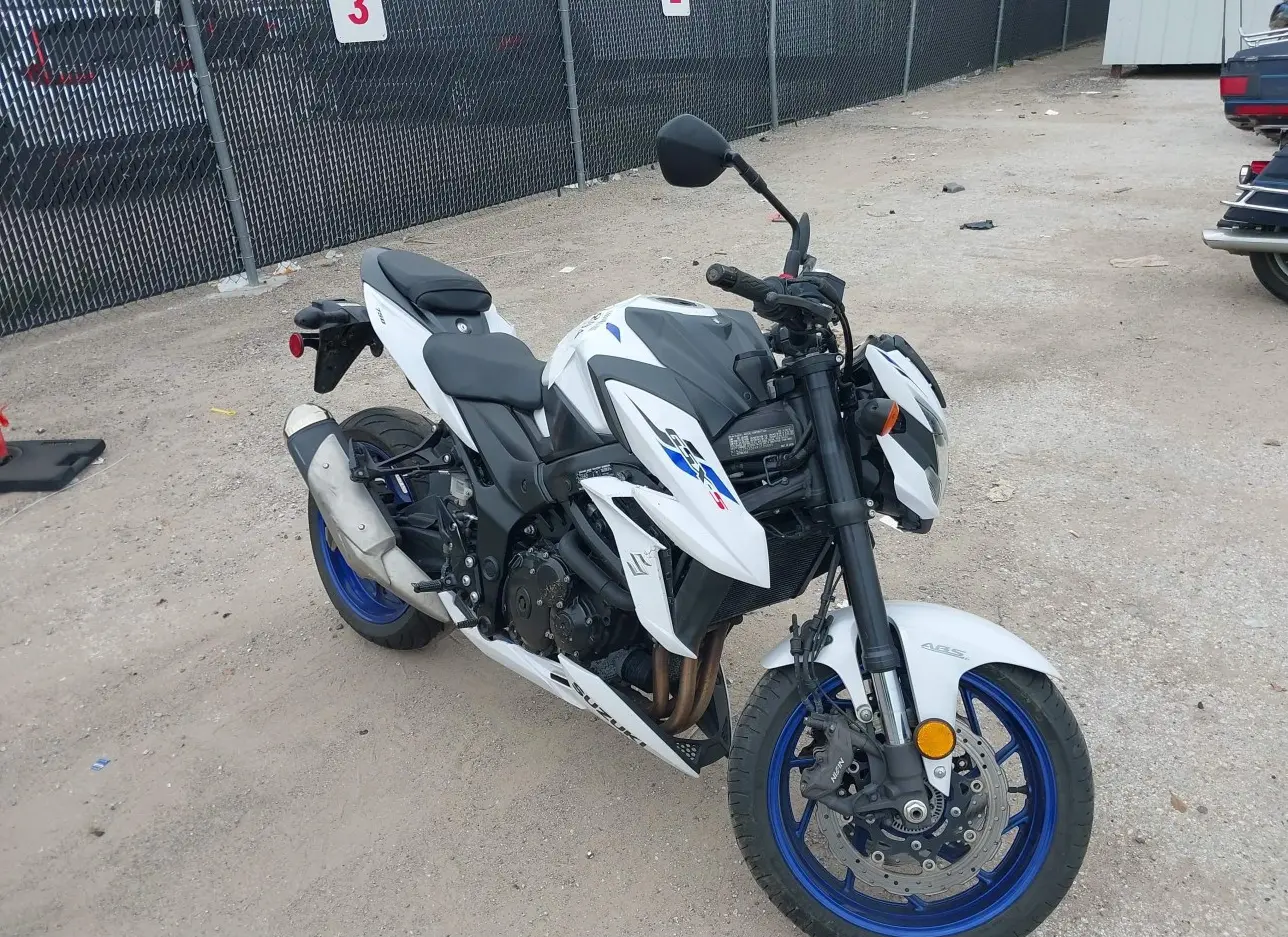 2019 SUZUKI  - Image 1.