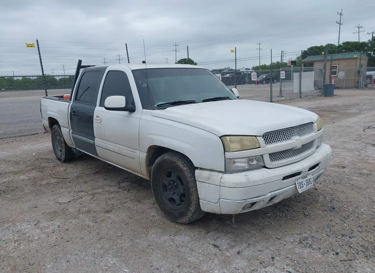 2004 CHEVROLET  - Image 1.