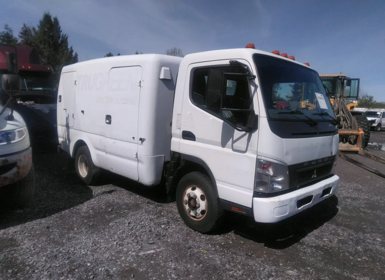 2010 MITSUBISHI FUSO  - Image 1.