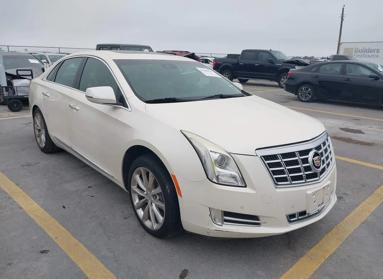 2013 CADILLAC  - Image 1.