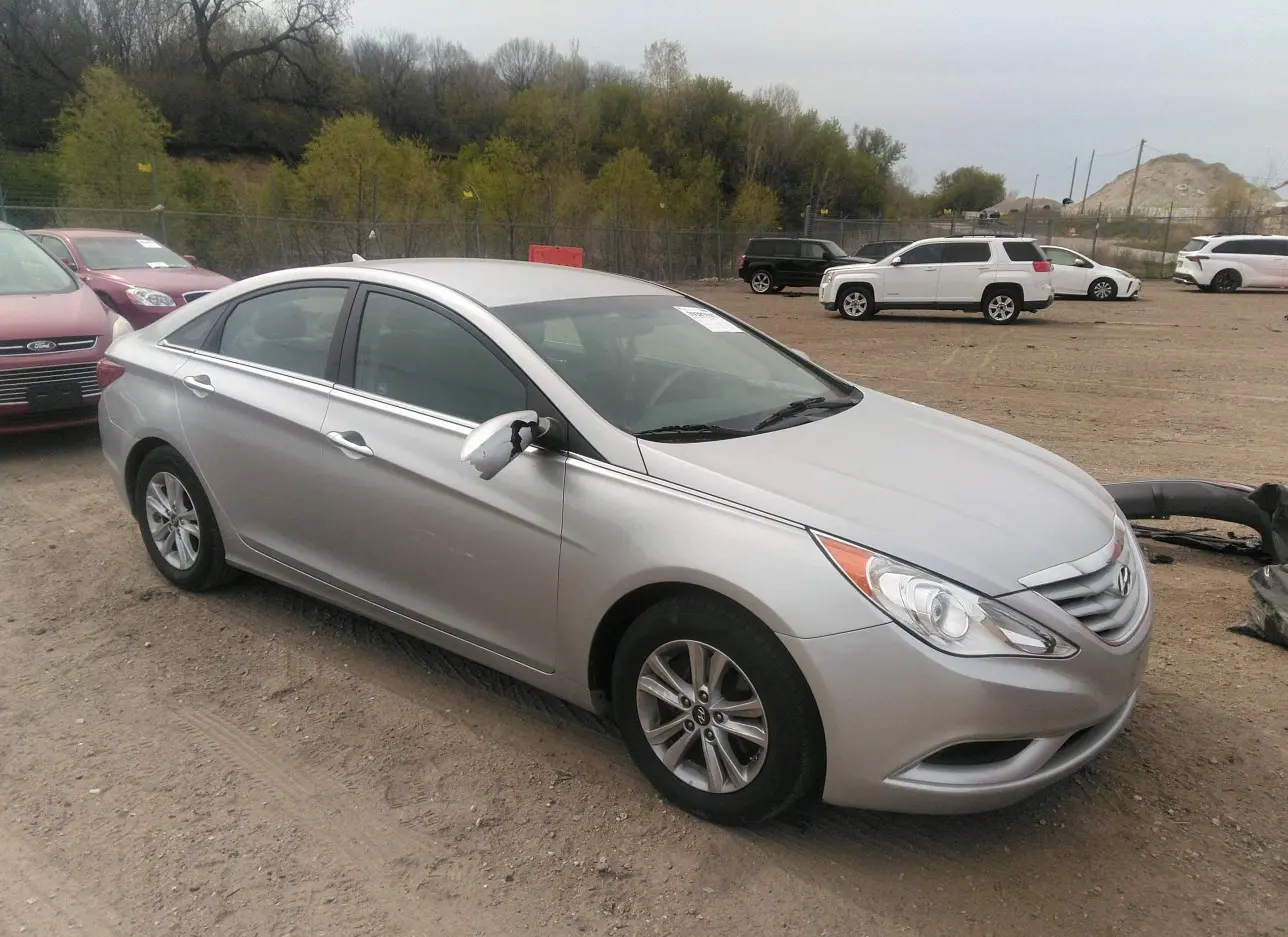 2011 HYUNDAI  - Image 1.