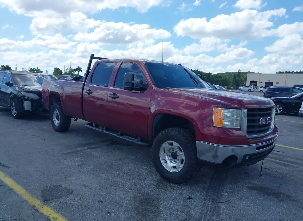 2008 GMC  - Image 1.