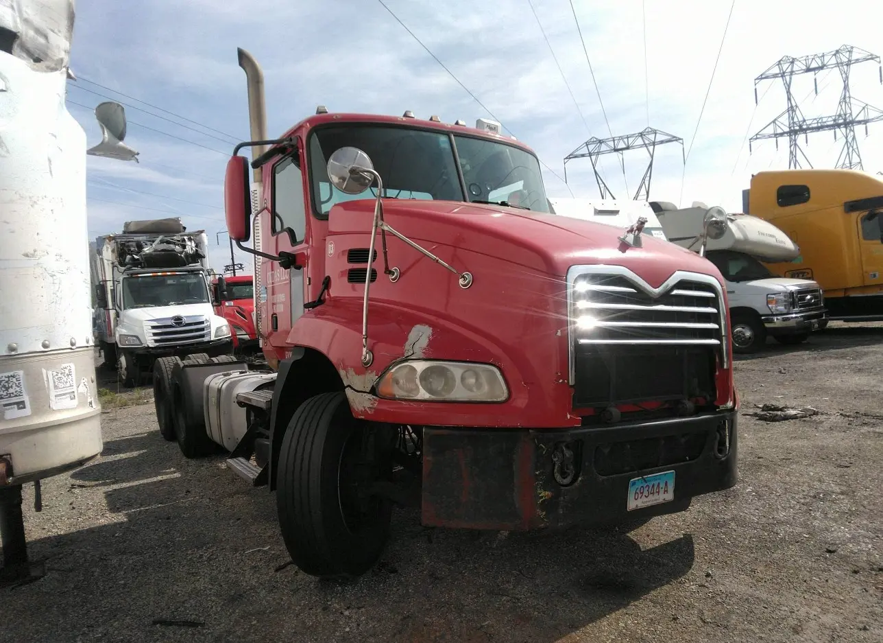 2015 MACK  - Image 1.