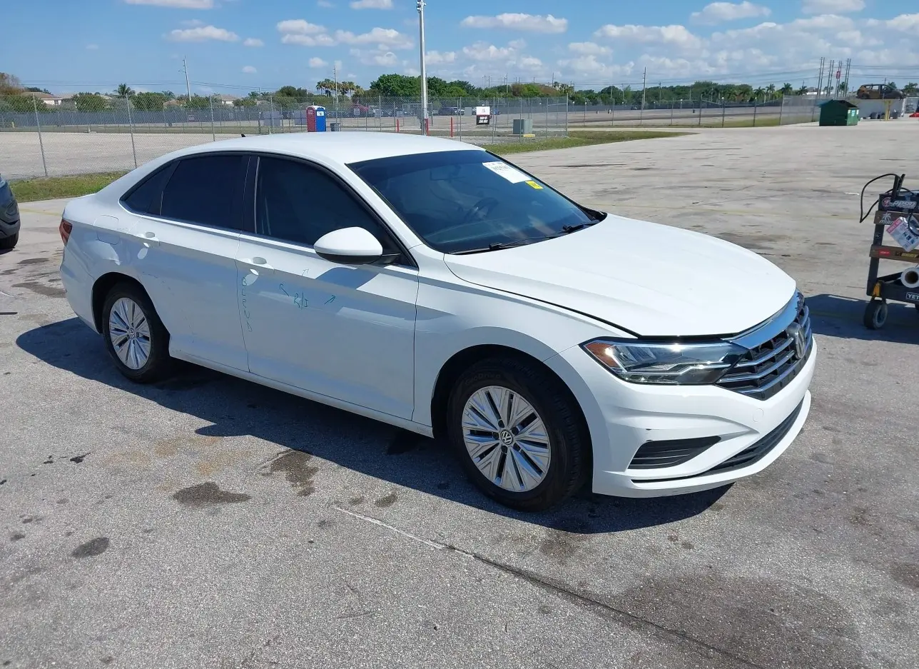 2019 VOLKSWAGEN  - Image 1.