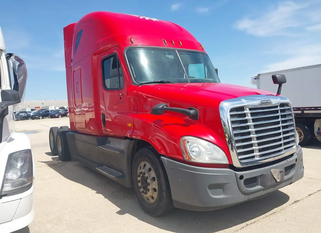 2015 FREIGHTLINER  - Image 1.