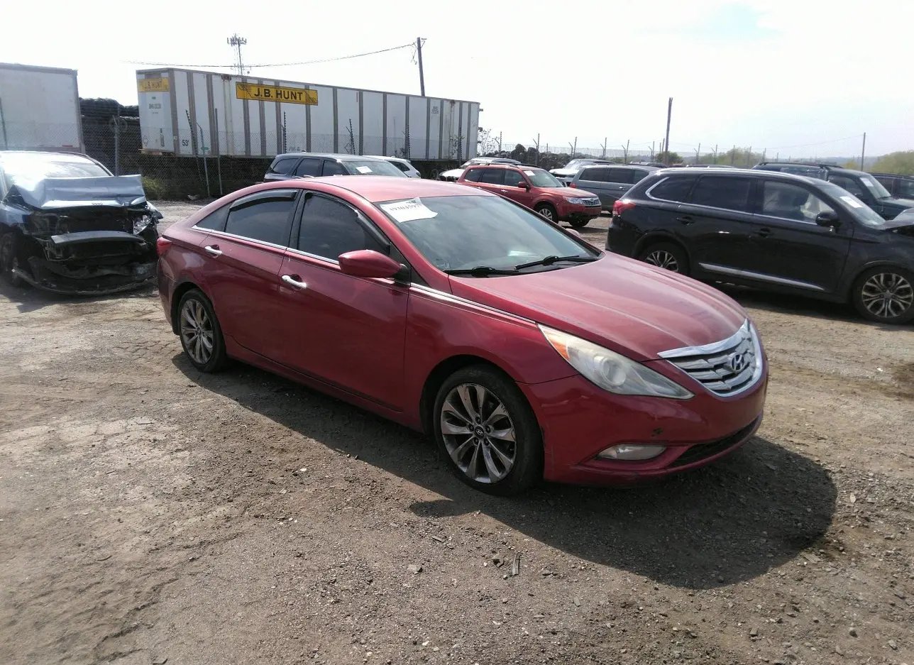 2012 HYUNDAI  - Image 1.