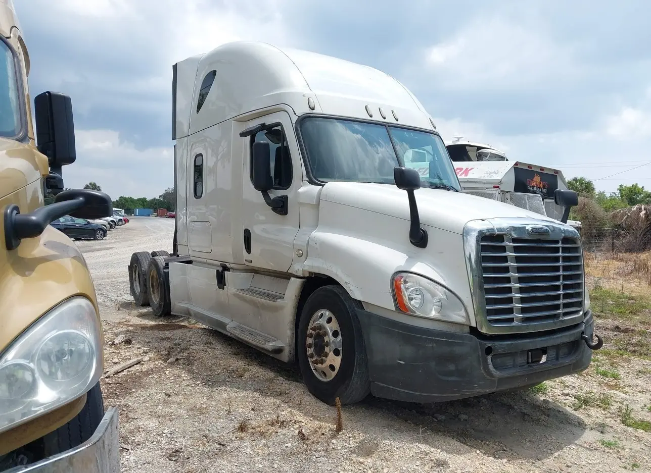 2017 FREIGHTLINER  - Image 1.