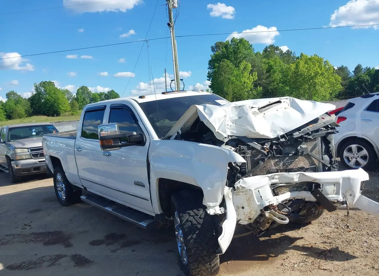 2019 CHEVROLET  - Image 1.