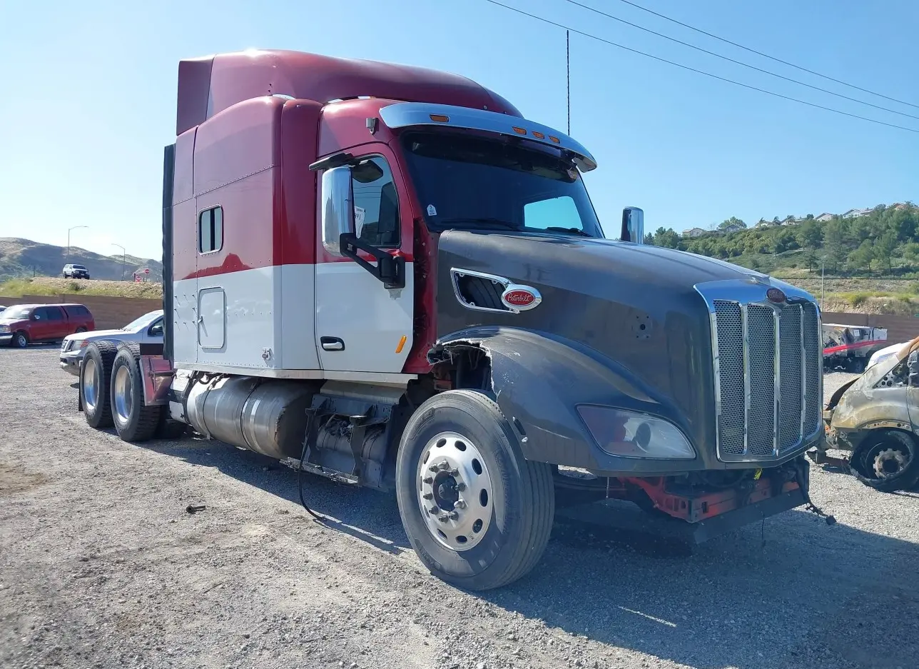 2015 PETERBILT  - Image 1.