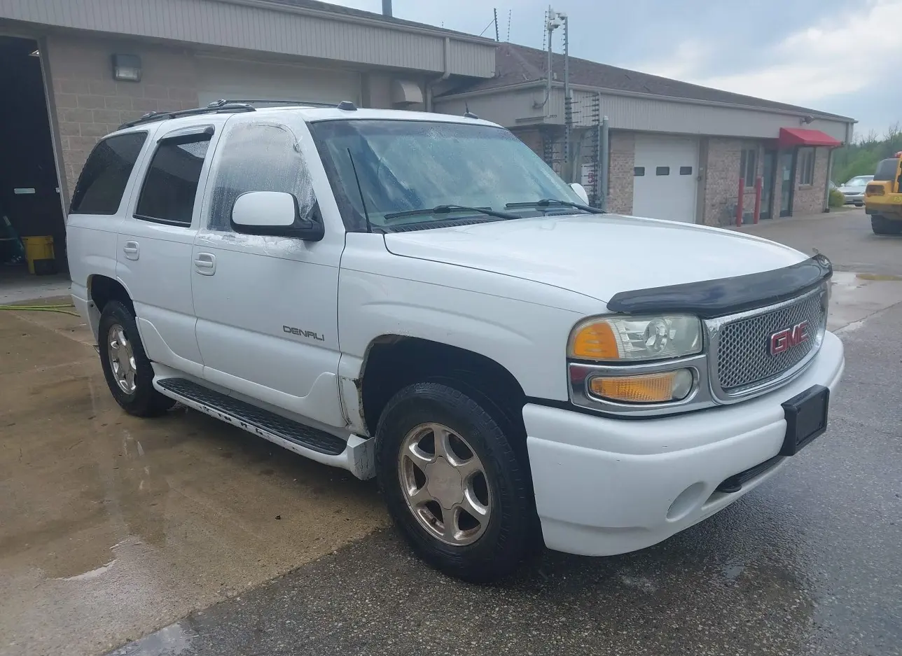 2004 GMC  - Image 1.