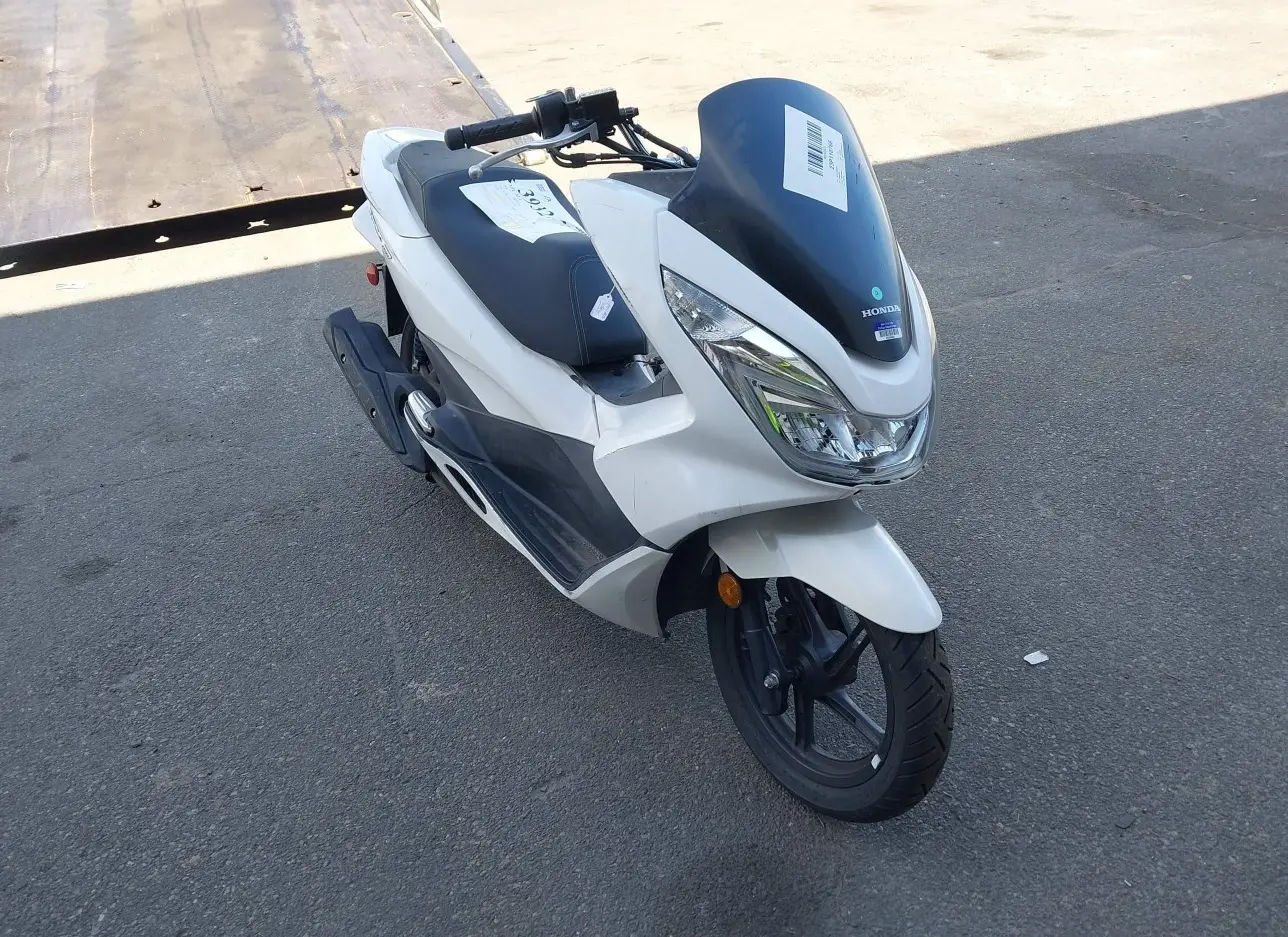 2015 HONDA  - Image 1.