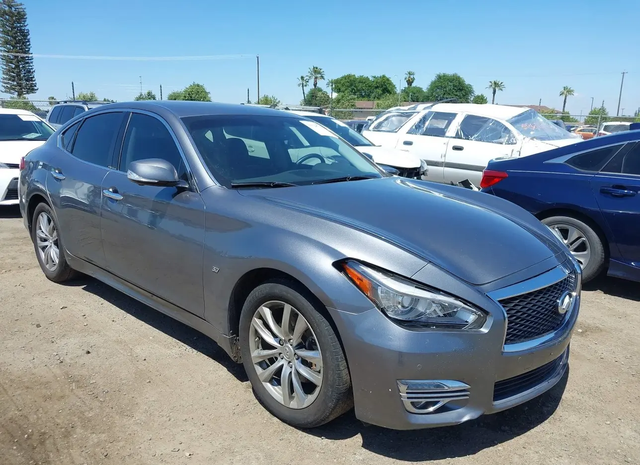 2017 INFINITI  - Image 1.