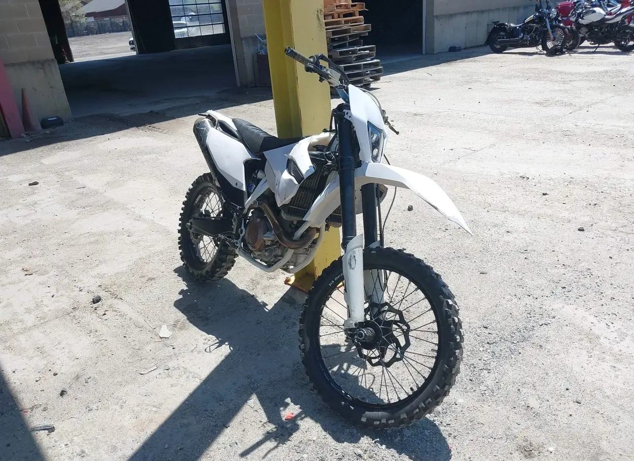 2014 HUSQVARNA  - Image 1.