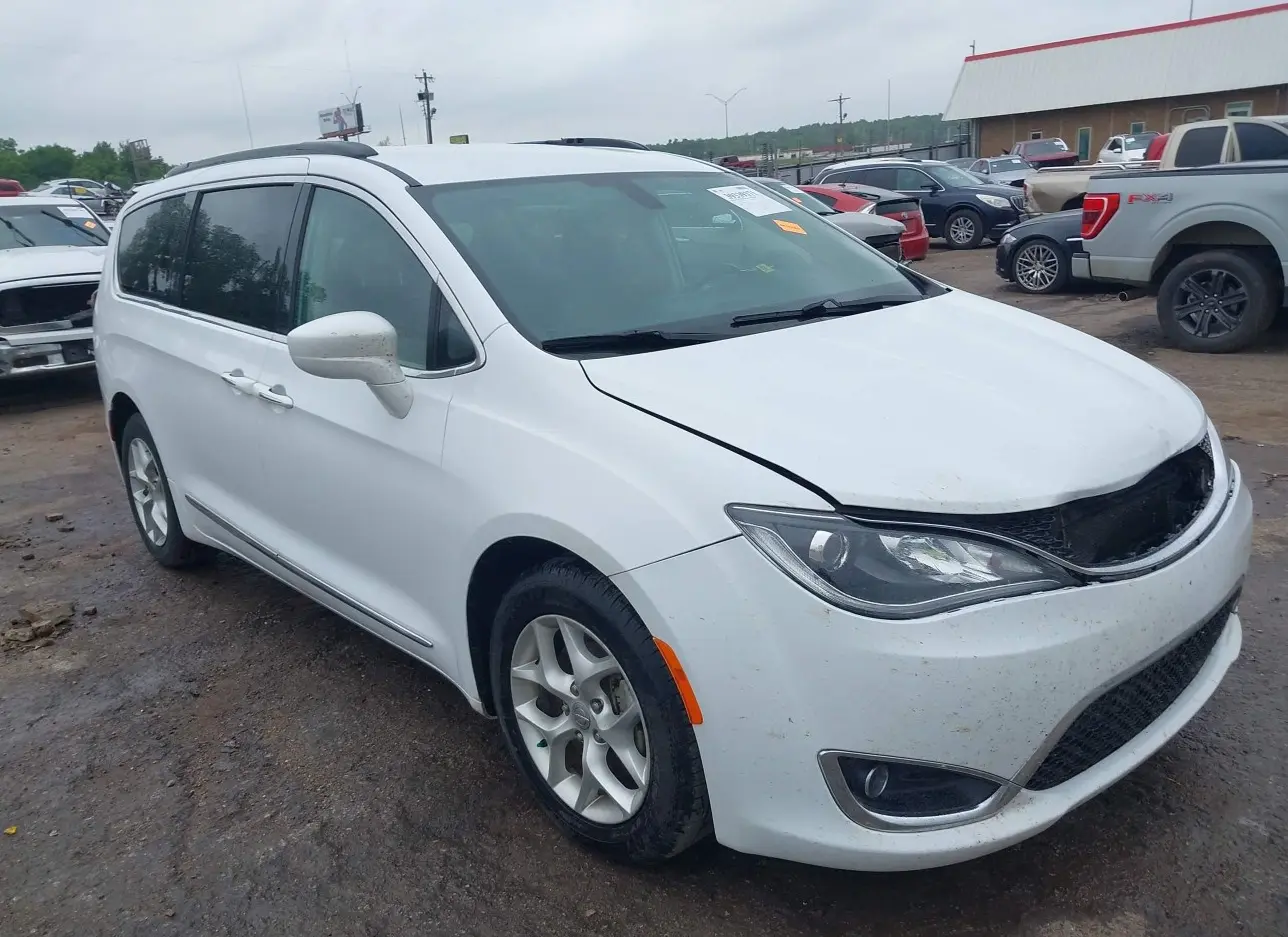 2017 CHRYSLER  - Image 1.