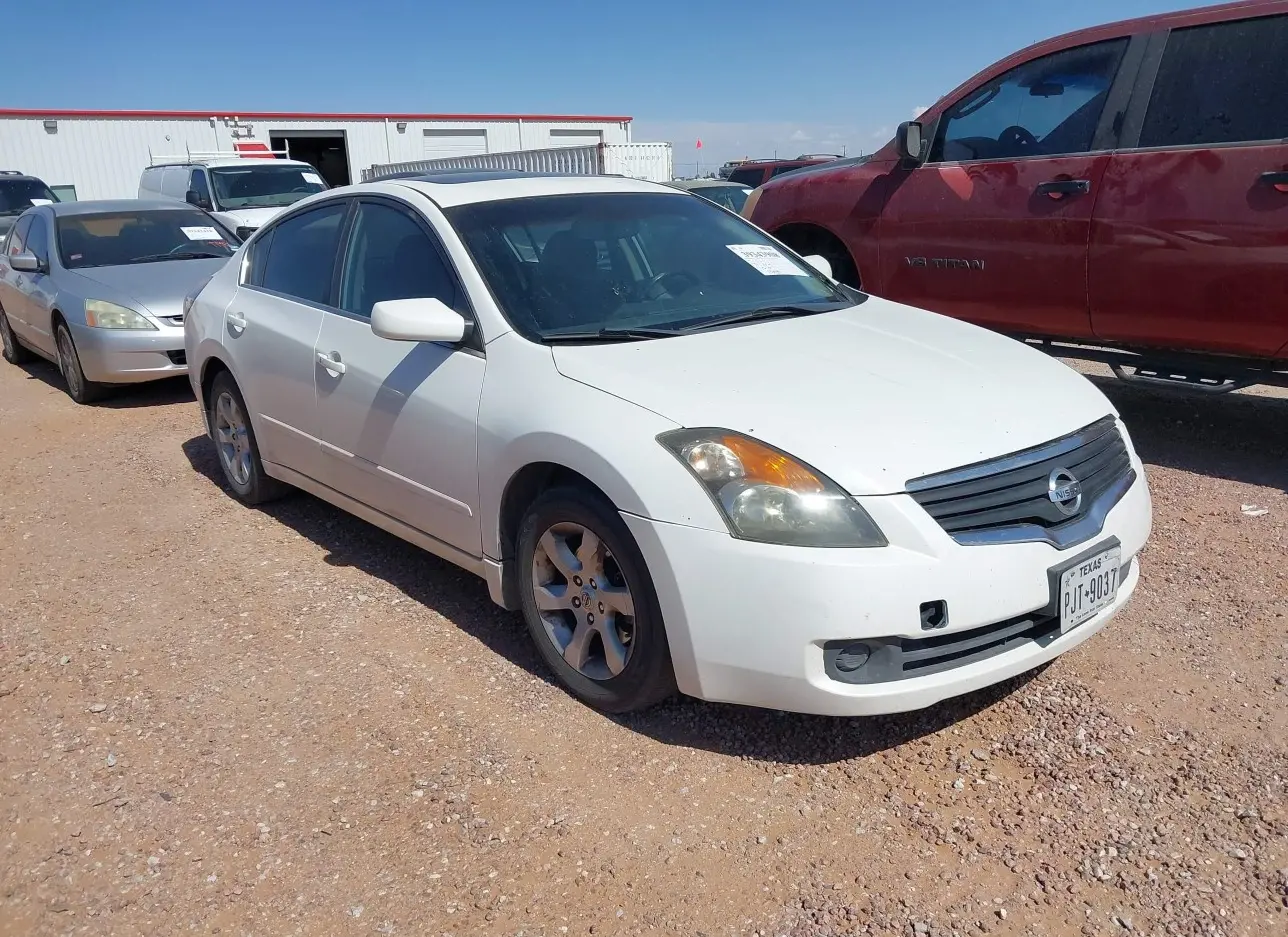 2009 NISSAN  - Image 1.