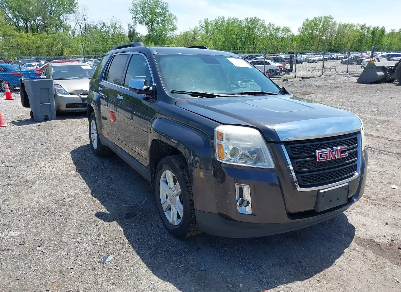 2013 GMC  - Image 1.