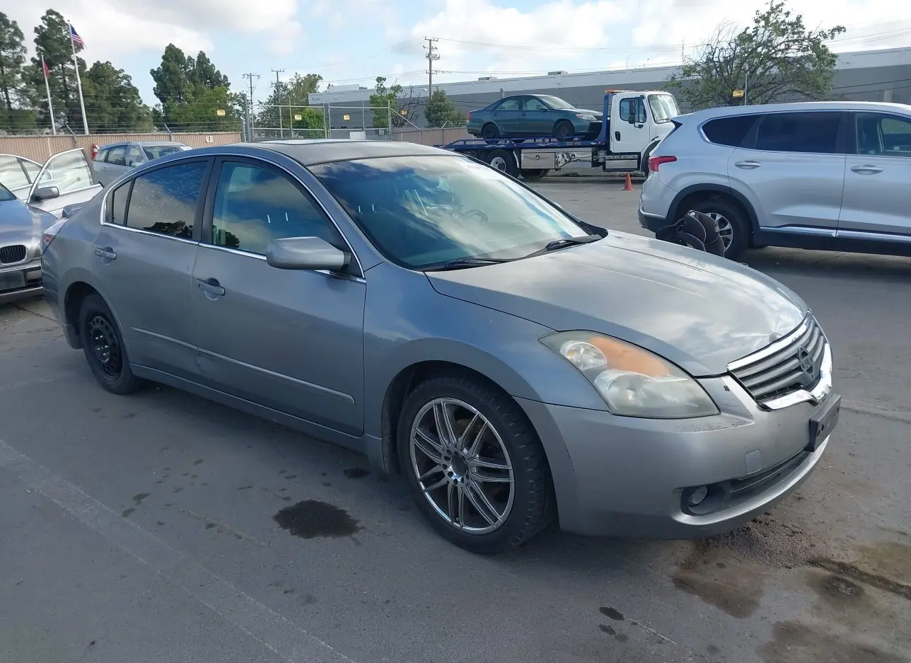 2008 NISSAN  - Image 1.