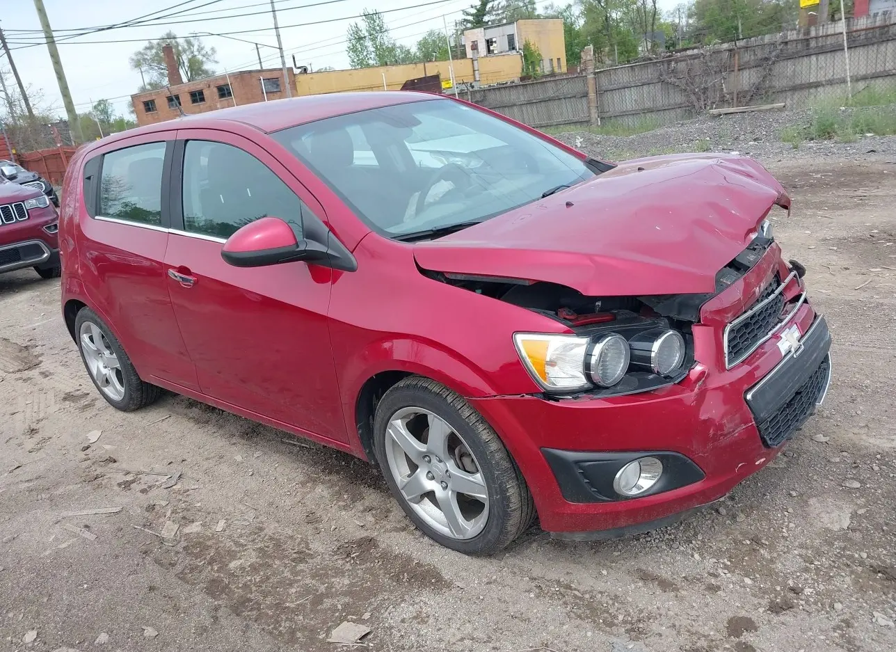 2013 CHEVROLET  - Image 1.