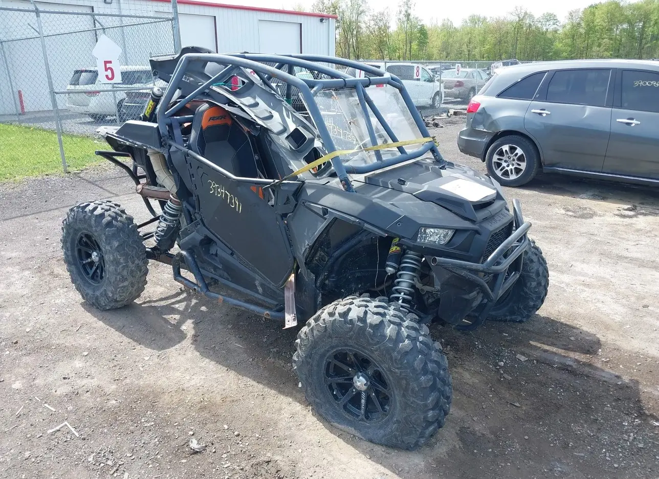 2016 POLARIS  - Image 1.