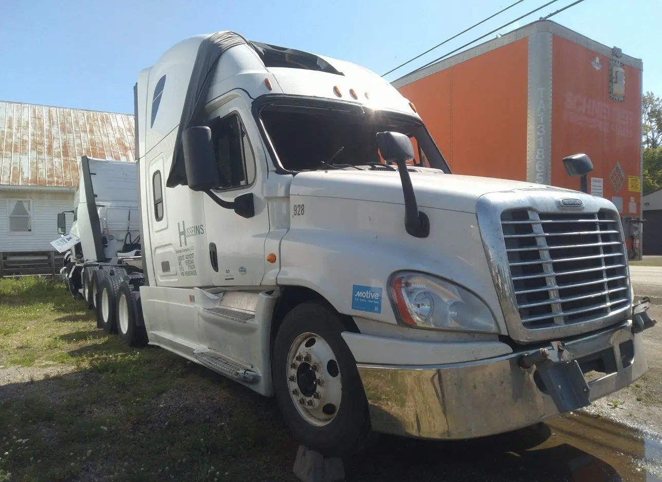 2017 FREIGHTLINER  - Image 1.