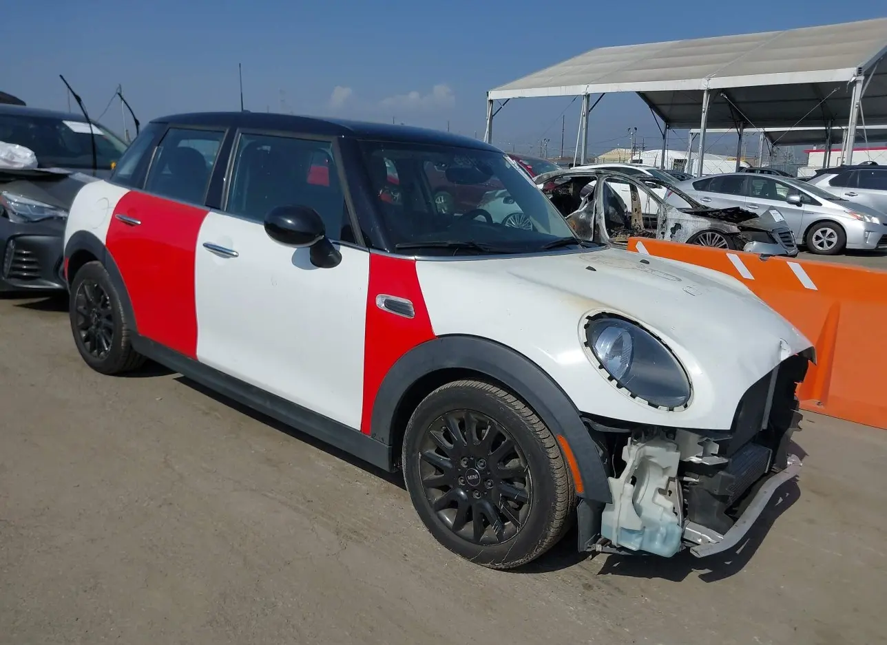 2019 MINI  - Image 1.