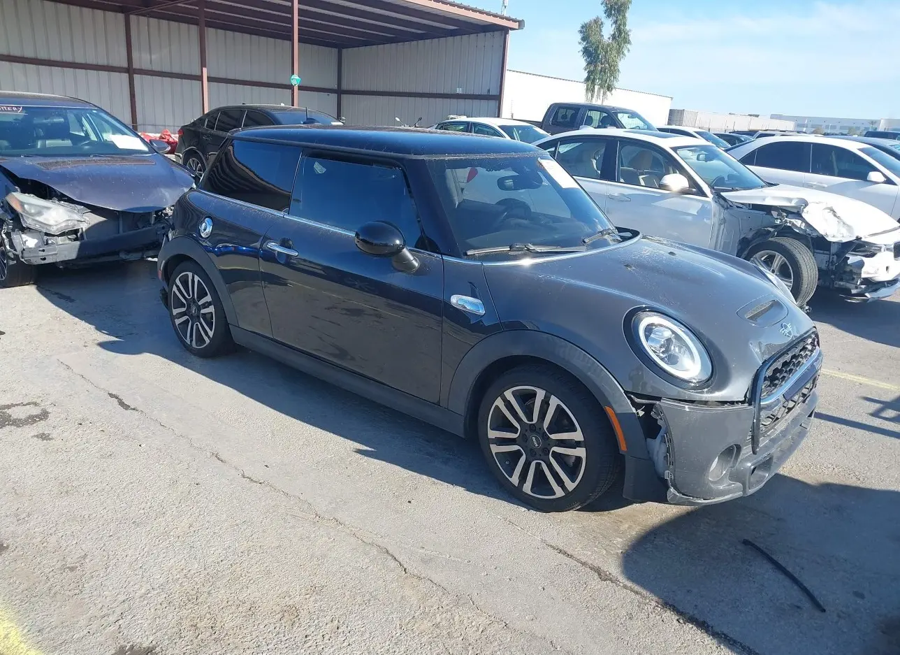 2019 MINI  - Image 1.