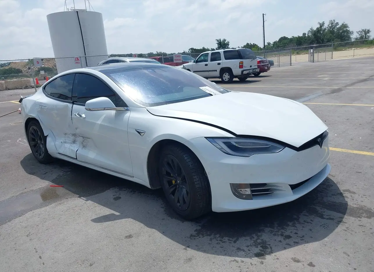 2018 TESLA  - Image 1.