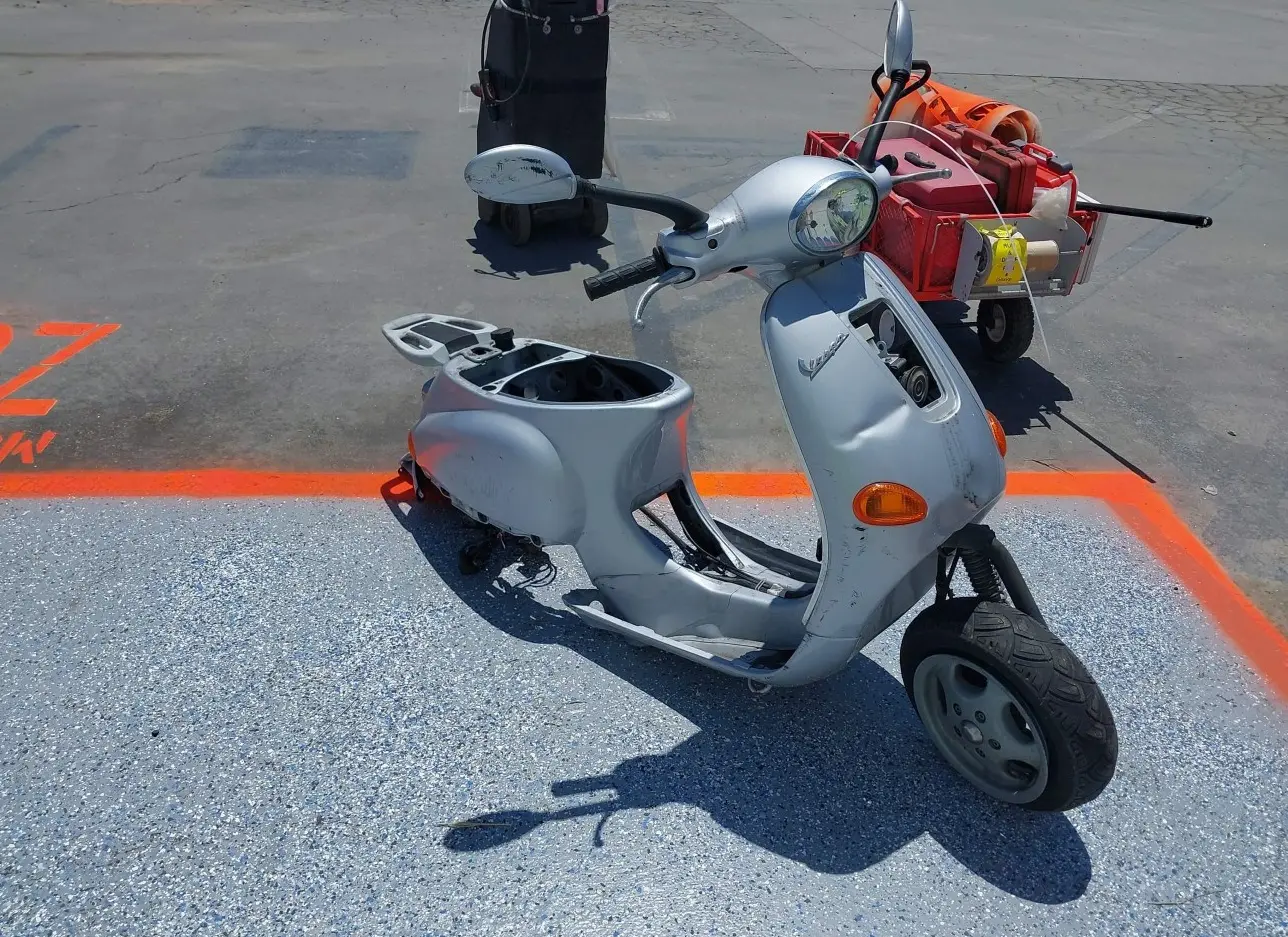 2005 VESPA  - Image 1.