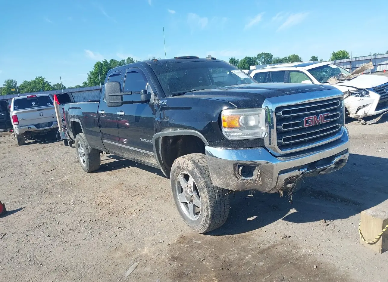 2015 GMC  - Image 1.