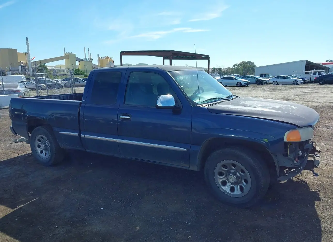 2001 GMC  - Image 1.