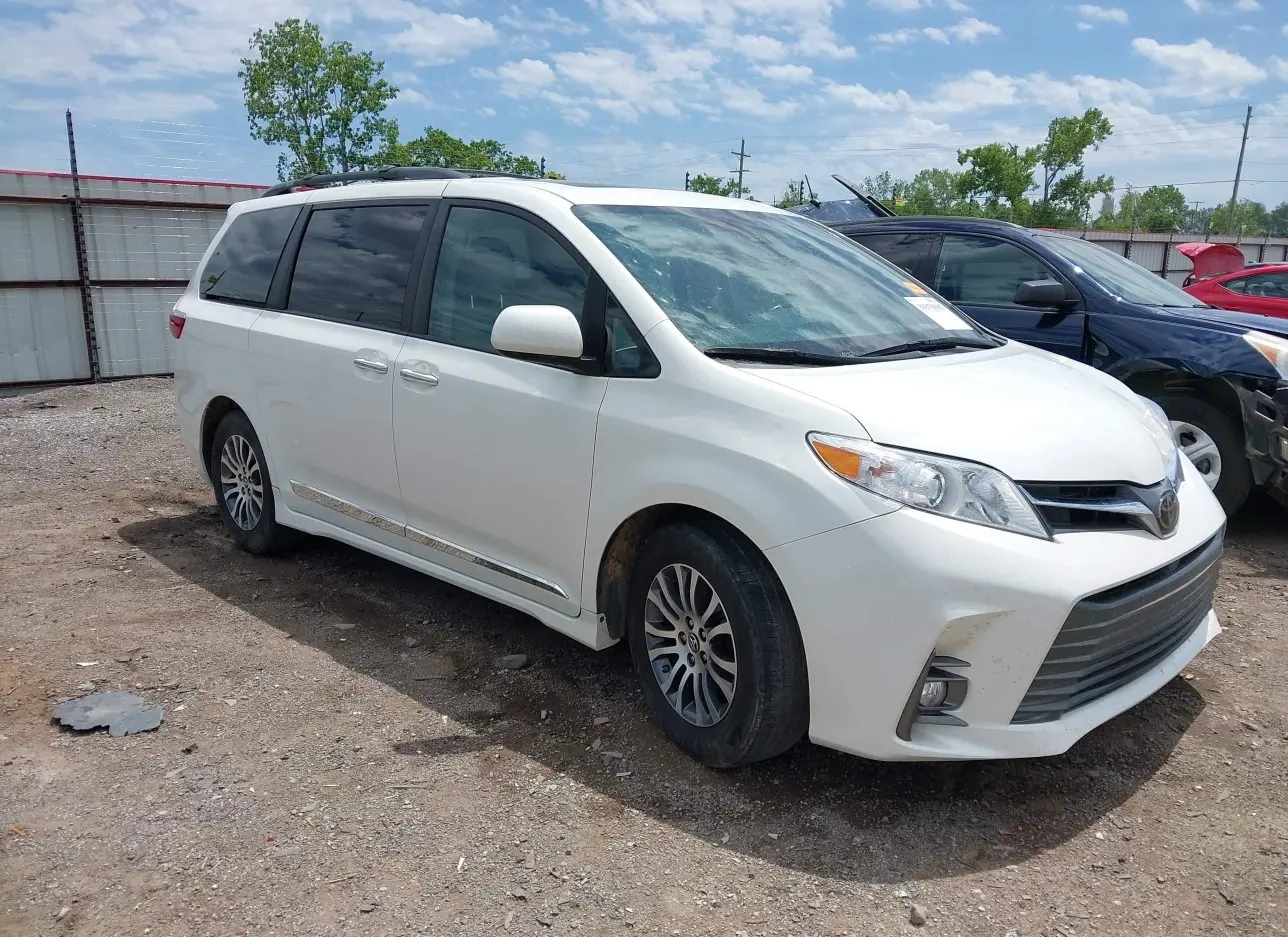 2018 TOYOTA  - Image 1.