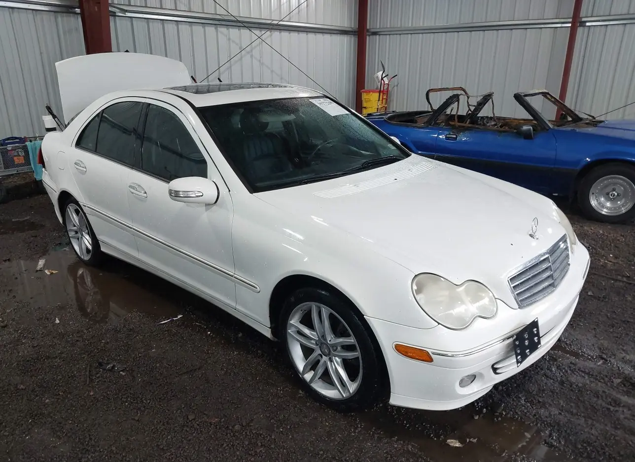 2005 MERCEDES-BENZ  - Image 1.