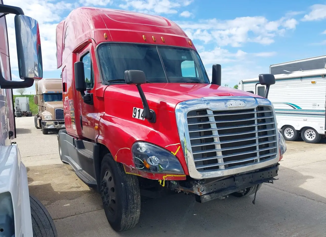 2017 FREIGHTLINER  - Image 1.