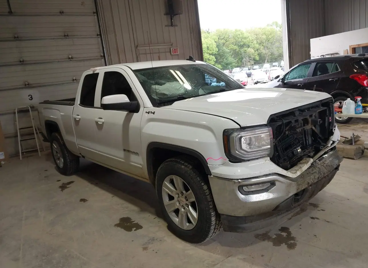 2016 GMC  - Image 1.