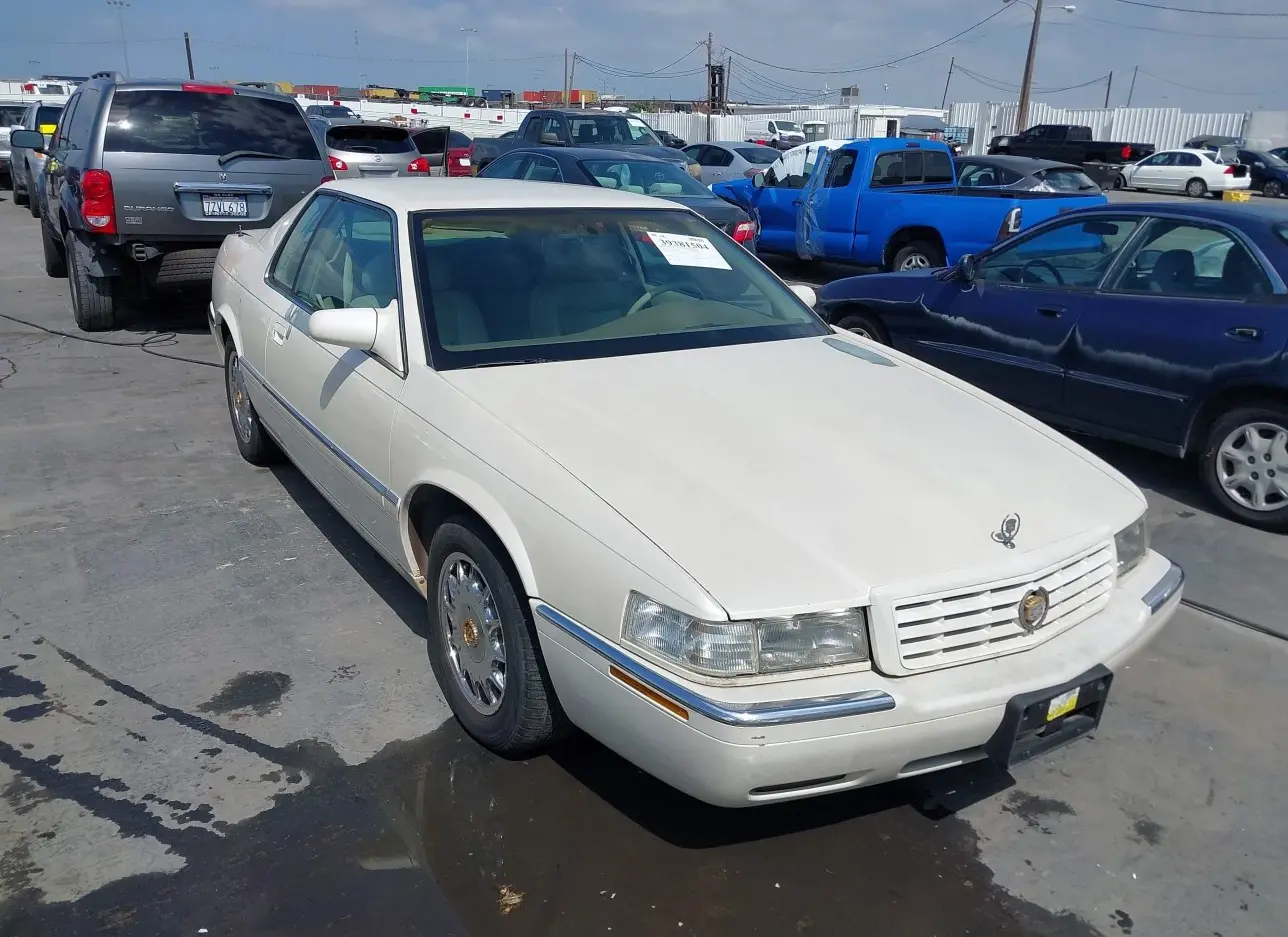 1996 CADILLAC  - Image 1.