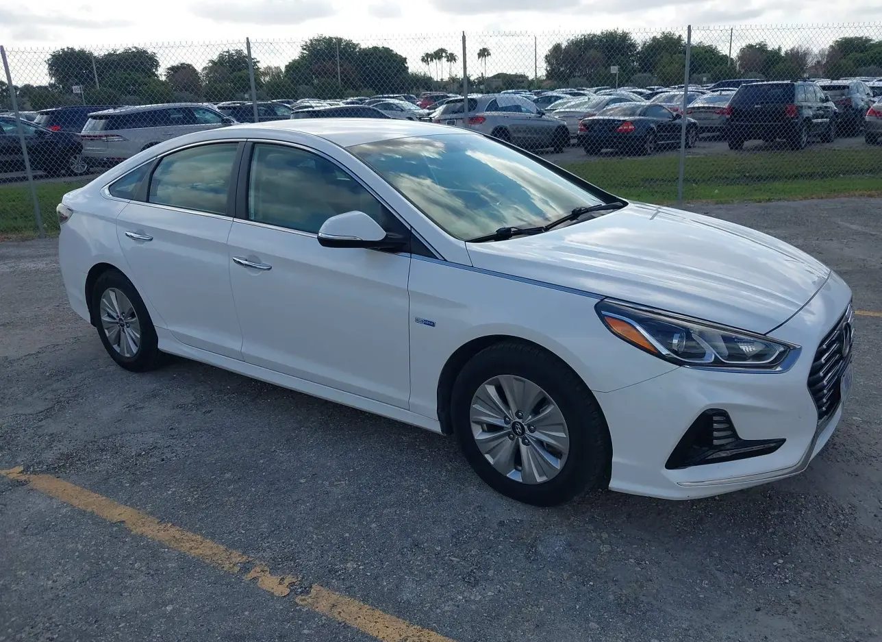 2018 HYUNDAI  - Image 1.