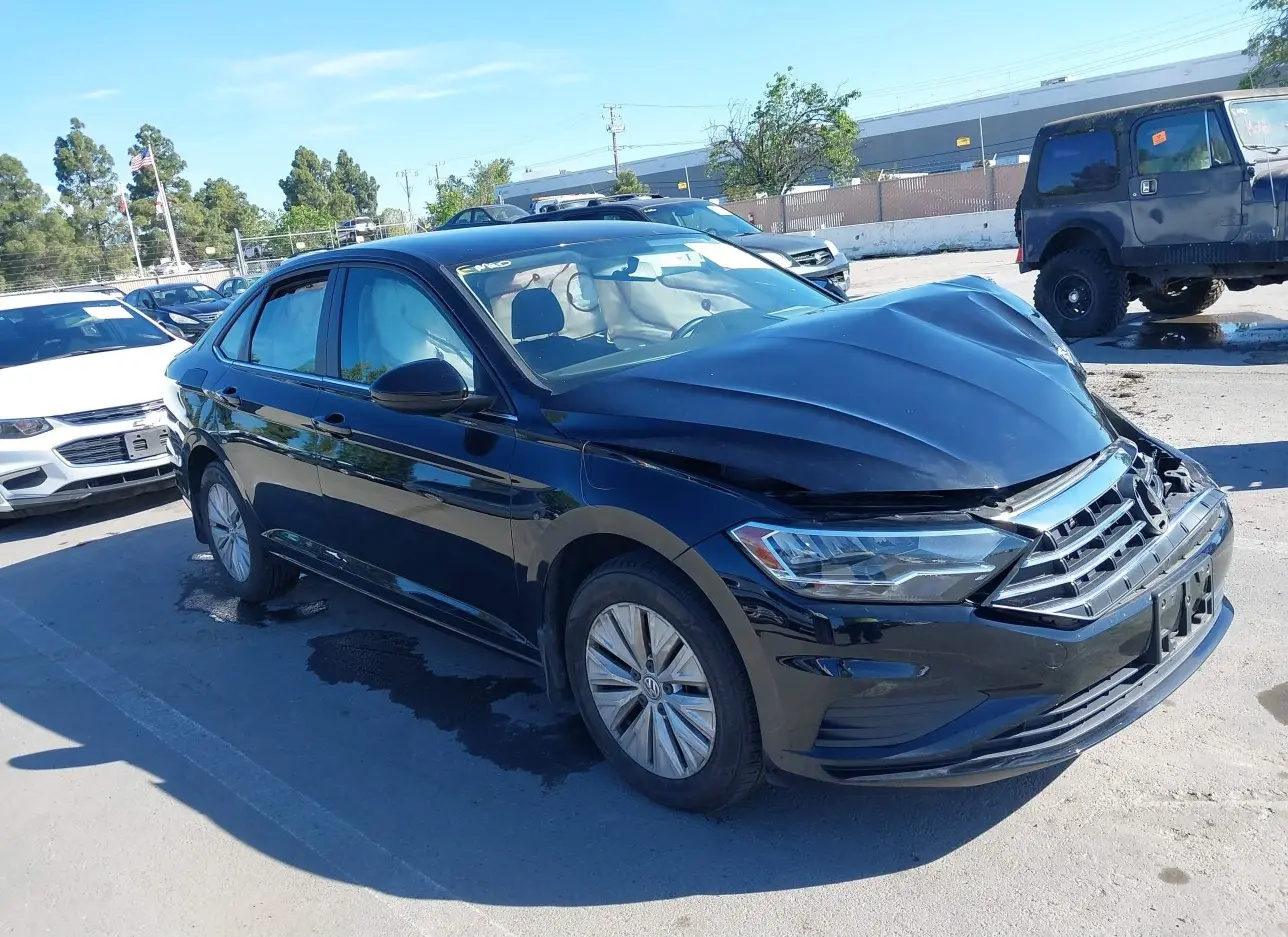 2019 VOLKSWAGEN  - Image 1.