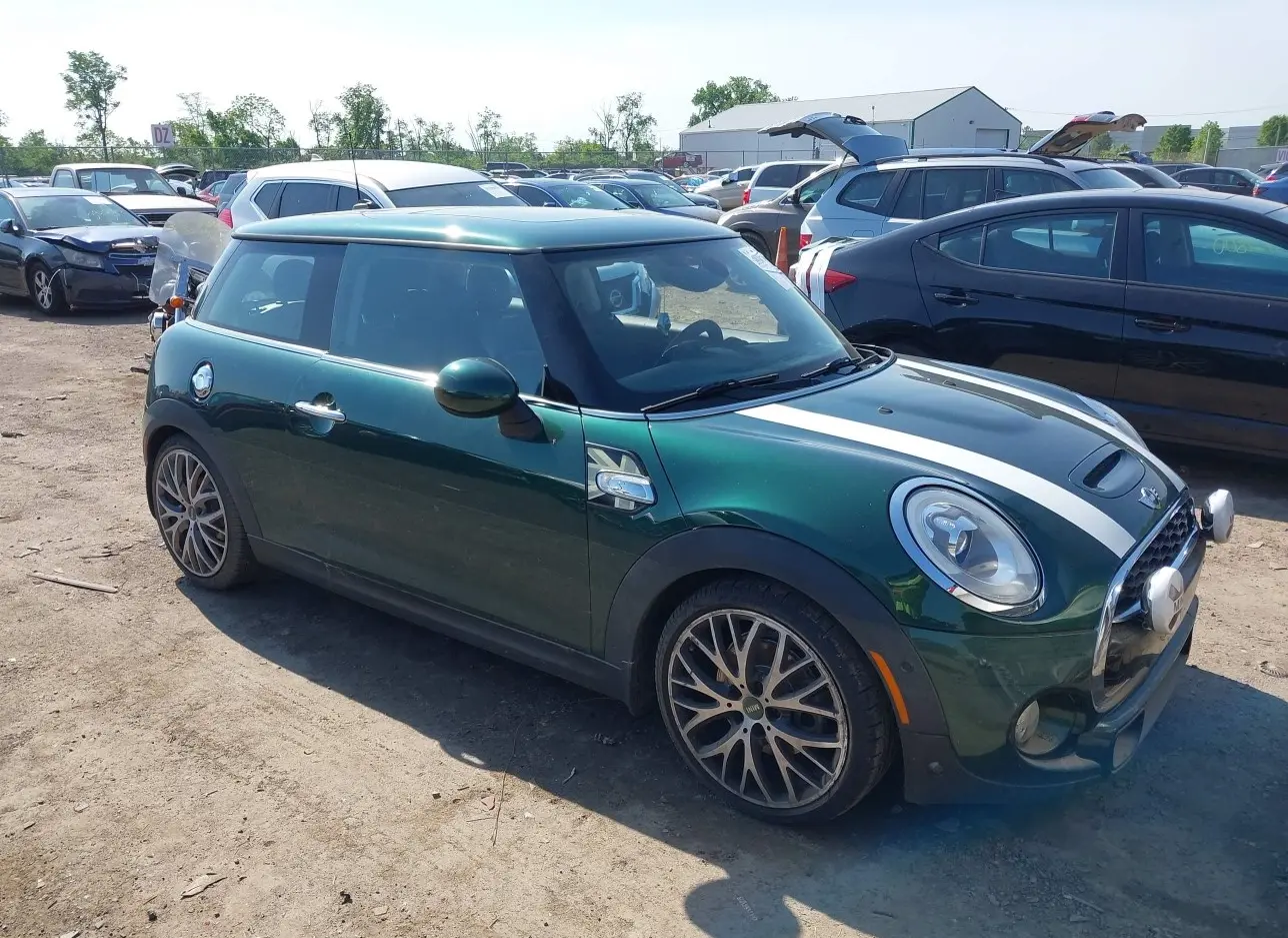 2018 MINI  - Image 1.