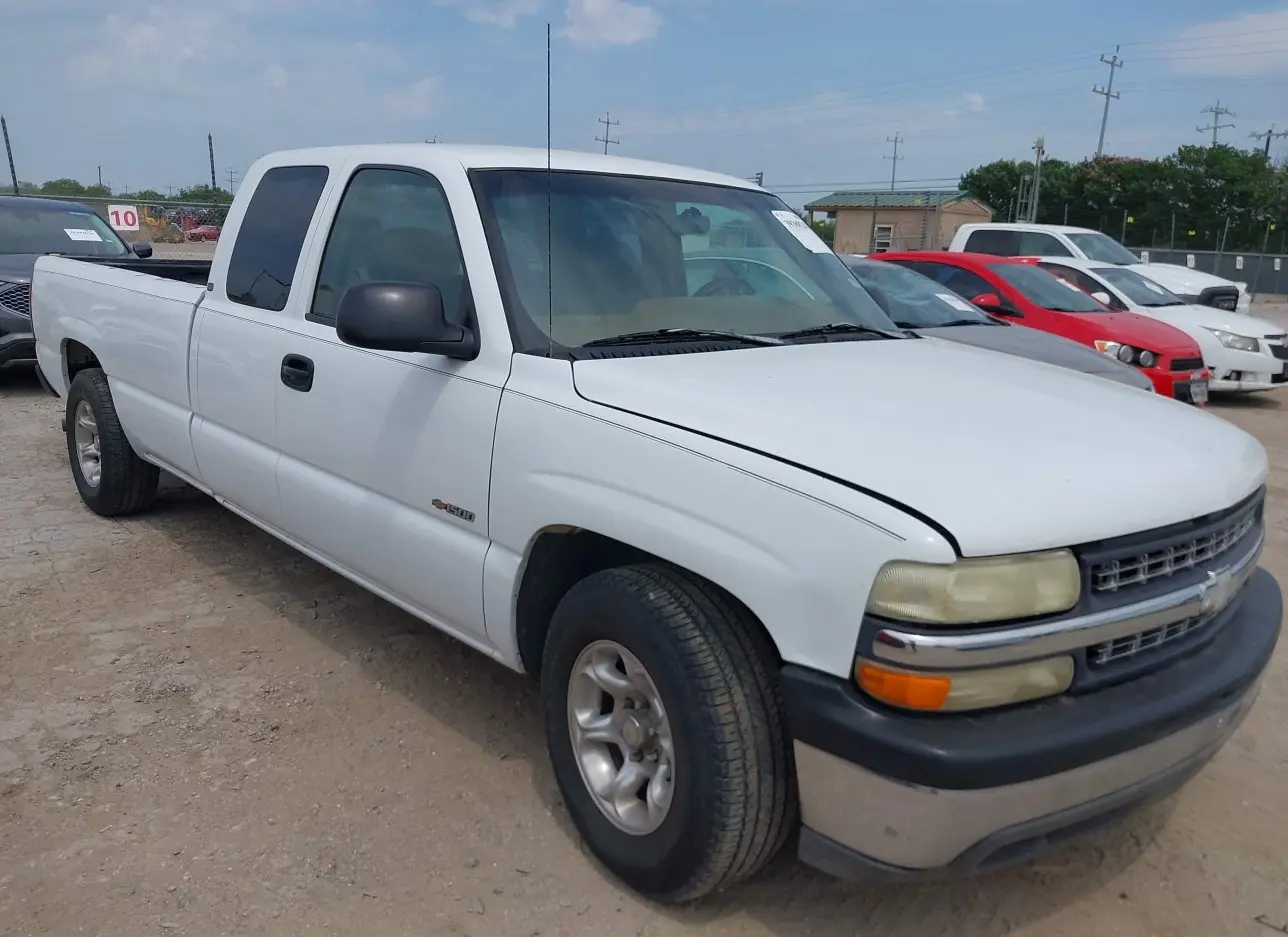 2000 CHEVROLET  - Image 1.