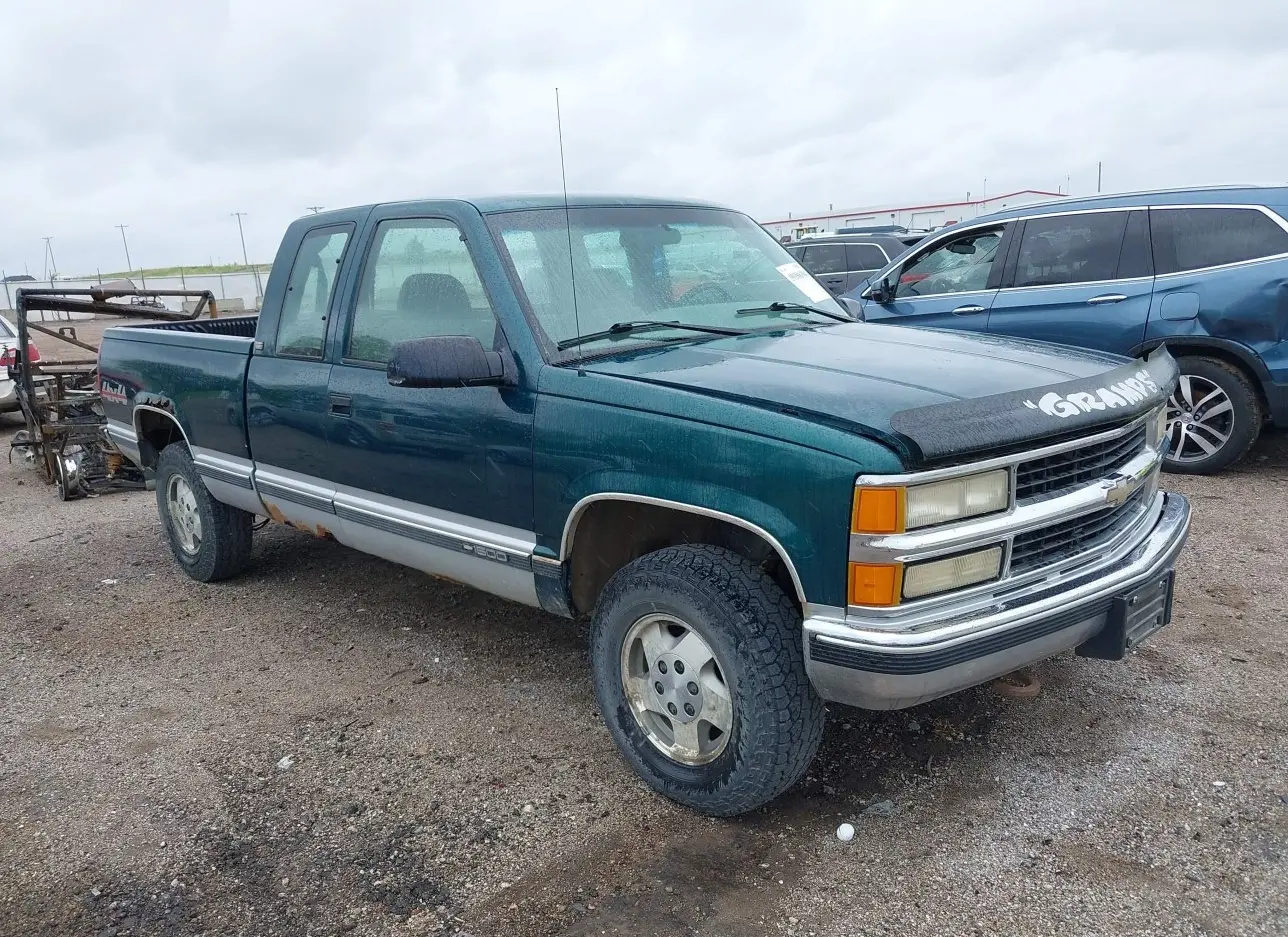 1995 CHEVROLET  - Image 1.