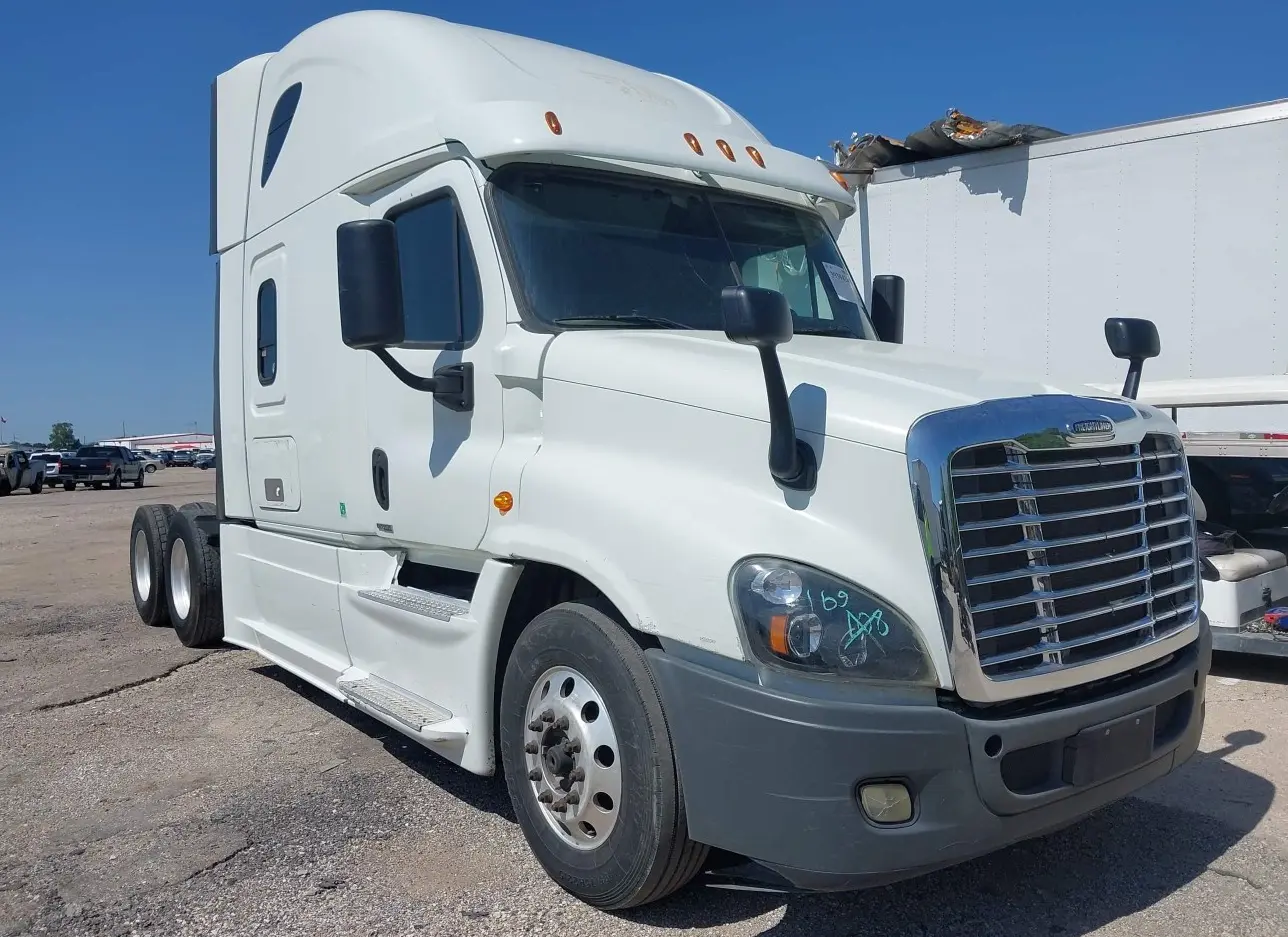 2017 FREIGHTLINER  - Image 1.