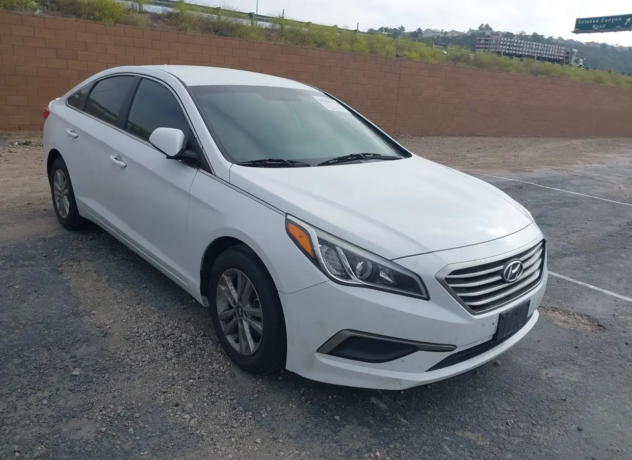 2017 HYUNDAI  - Image 1.