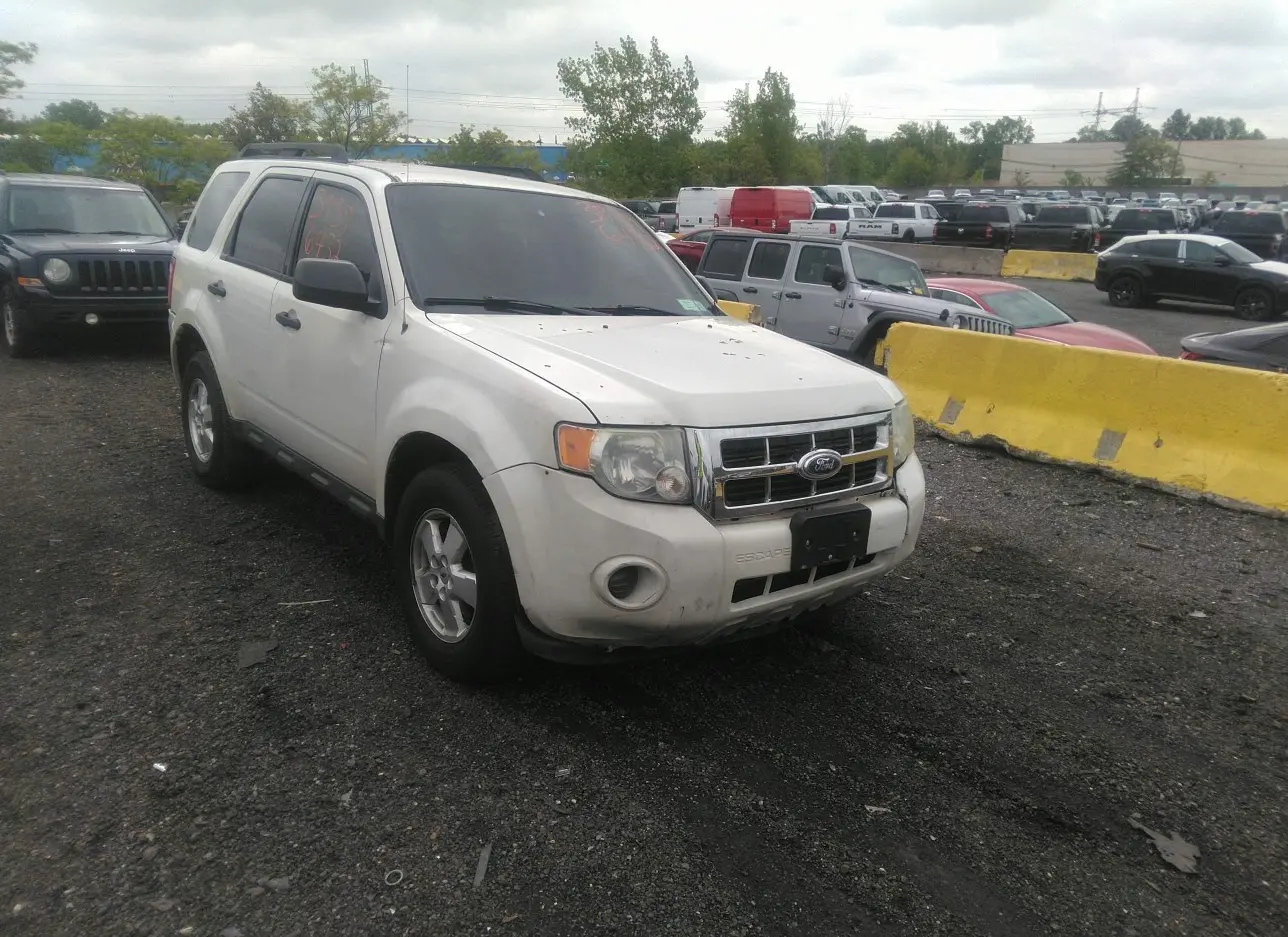 2011 FORD  - Image 1.