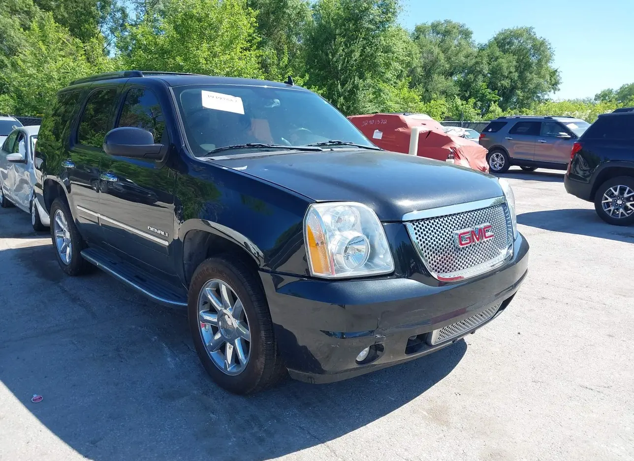 2013 GMC  - Image 1.