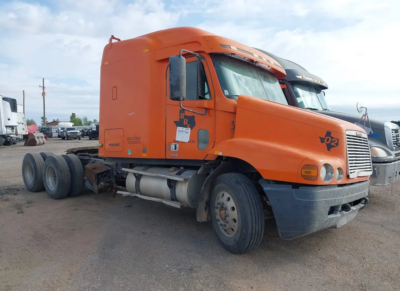 2002 FREIGHTLINER  - Image 1.